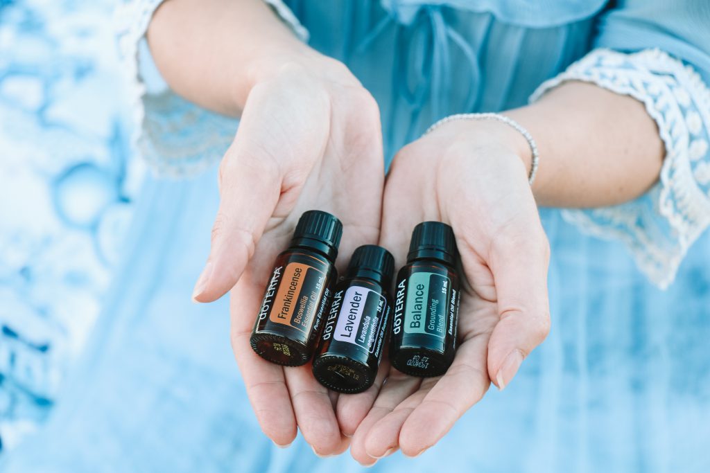 Dayanna Volitich diy essential oils